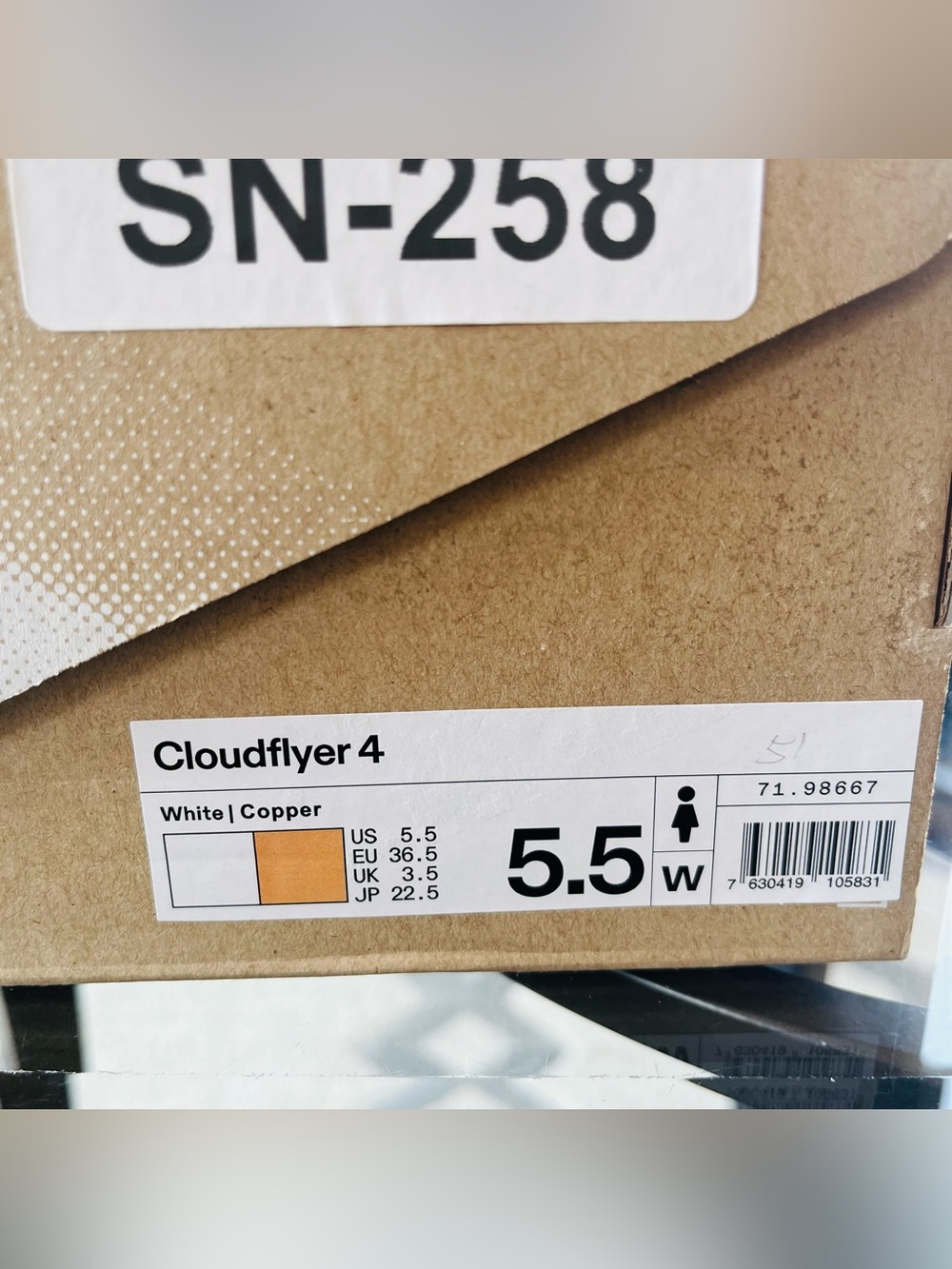 On Cloudflyer 4 Women's Sneakers Running Shoes White/Copper 71.98667 - Picture 7 of 8